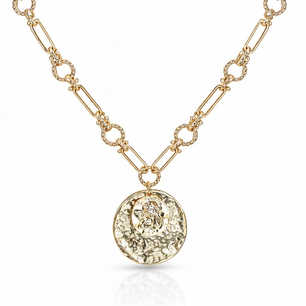 ⚜️ Elegant Gold Pendant Necklace